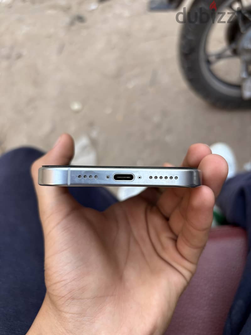 Apple - iPhone 16 Pro Max 3