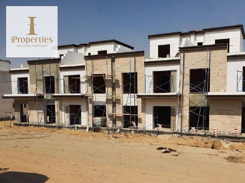 Town house middle in Azzar infinity 176m 0 Town house middle in Azzar infinity 176m 0