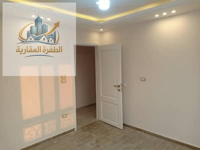 شقه للايجار فى كمبوند الخمايل اول سكن كاملة المرافق بسعر مميز لم تسكن من قبل دبل فيس