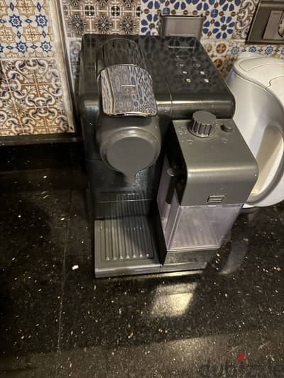 Nespresso lattisima machine