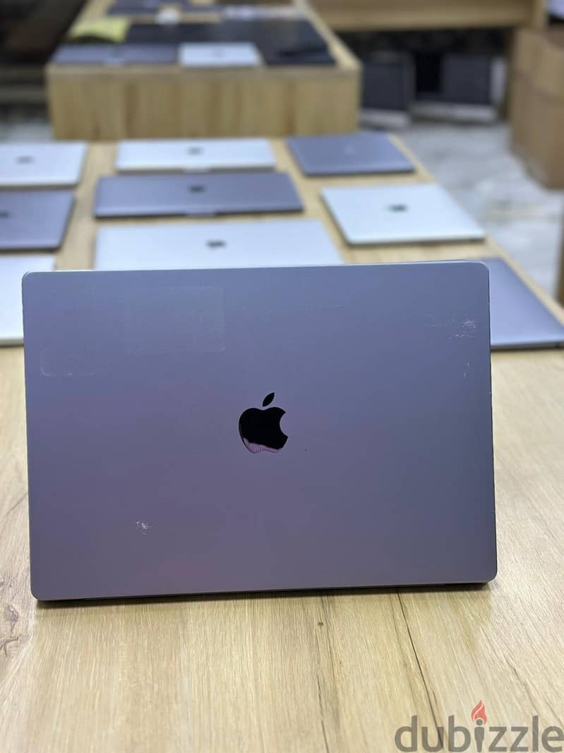 MacBook Pro m1 max 16inch 1