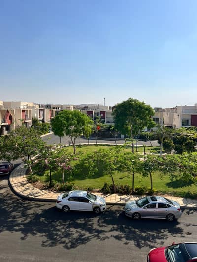 للبيع فيلا i فيو وايد جاردن بسعر مميز بدون تشطيب