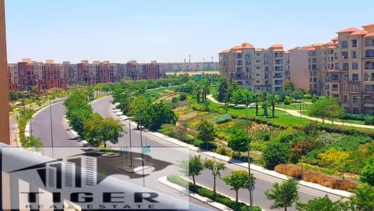 بمدينتي  للإيجار شقه 205m   قانون جديد     أمام  الخدمات /. لفترة محدودة            {{{{.  اقوي العروض  √√√. فرصة  }}}}  B8  205m التشطيب شركه   موقع مميز   3غرف  3حمام غرف ماستر يوجد صور  كامله  مطلوب   للجادين فقط مفتاح موجود  للتواصل فون او واتساب 0100