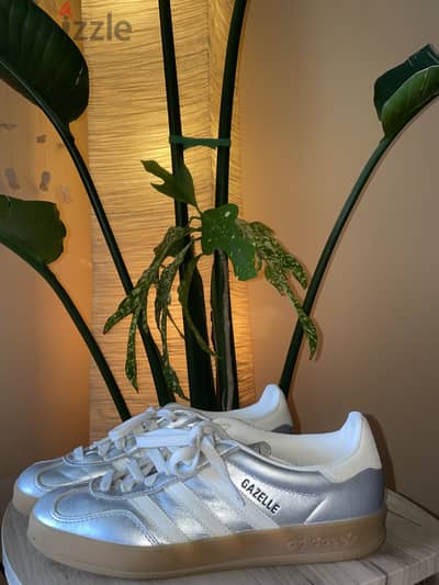 Women sneakers