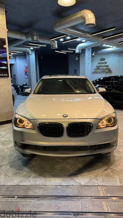BMW 750Li 2012