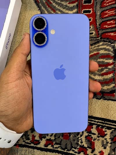 آبل - آيفون 16 بلس