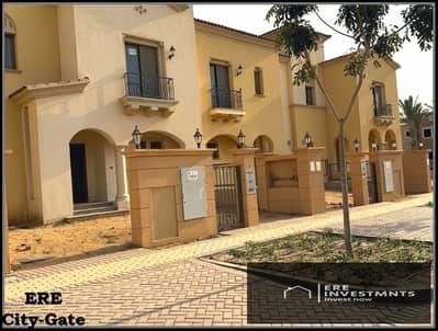 فيلا للبيع متشطبة بالكامل بالتكيفات باقل من سعر السوق واقل كوارتر بافضل موقع في كمبوند سيتي جيت التجمع الخامس