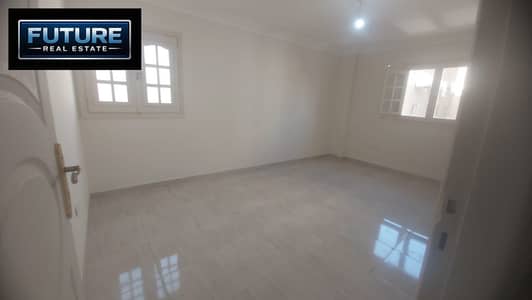 250 m apartment in the wireless division branching off from Al-Nasr Street in Maadi
