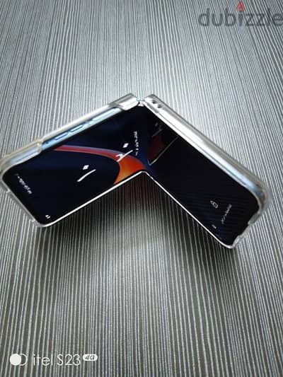 Motorola Razr 60 like new وارد أمريكا ويفاى فقط