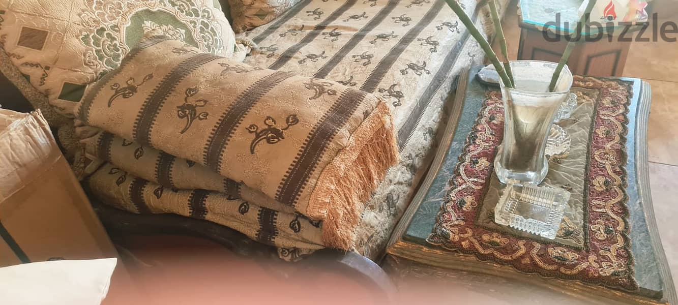 ركنة مغربي ركنة كبيرة بالترابيزة رخام باامراتب هابيتات مطلوب ٢٠الف