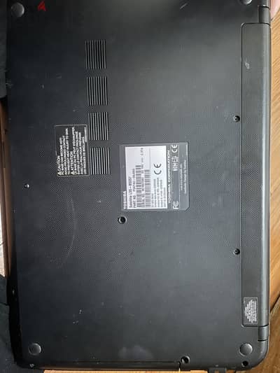 Toshiba Satellite L55-B5357 (Part No. PSKT4U-09J00G)