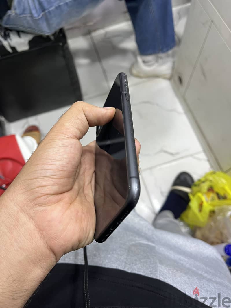 Apple - iPhone 11 3