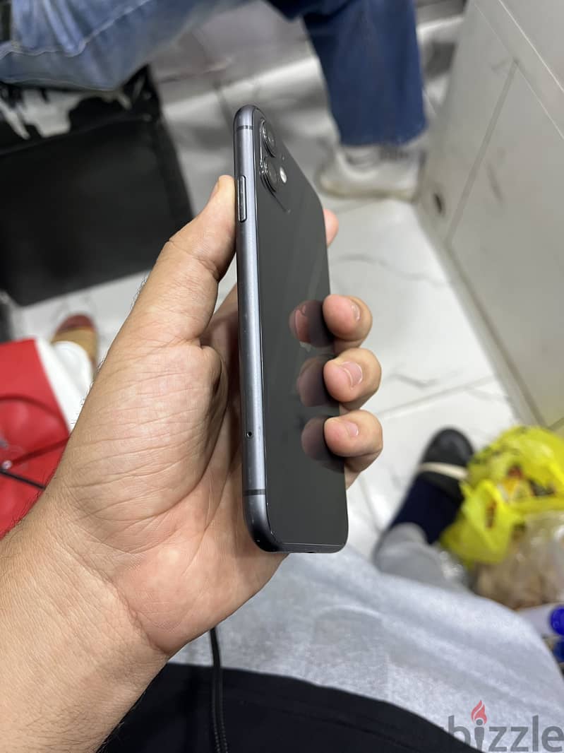Apple - iPhone 11 5