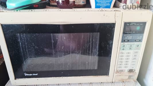 مايكرو ويف ماجيك شيف يعمل بحالة ممتازة محتاج تحديد للباب  مطلوب ٢٠٠٠