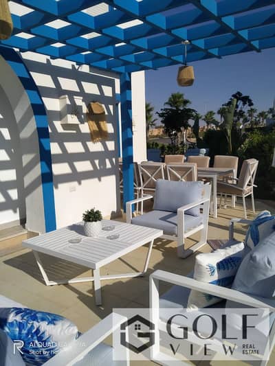 An exceptional deal for a quick sale: a 92m² chalet in the Evia phase of Mountain View Ras El Hekma (North Coast). It features a prime location with d