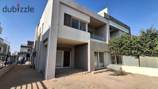 Super Lux Twin House villa for sale in Hyde Park Compound