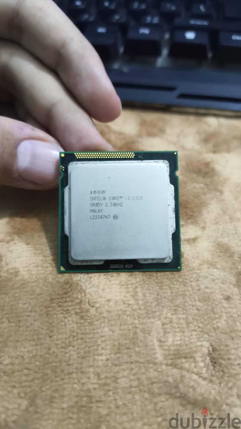 Intel Core i3-2120. 1