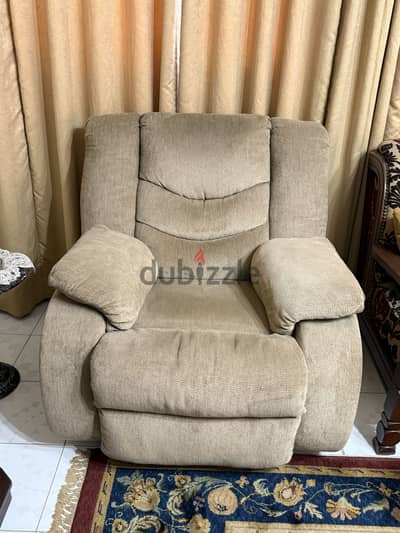 طقم living room recliner من Ashley سابقا Hub Furniture حاليا