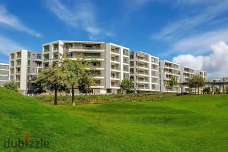 Studio apartment opposite Cairo International Airport, a great investment opportunity, minutes from the Kempinski Hotel. For sale at a bargain price f