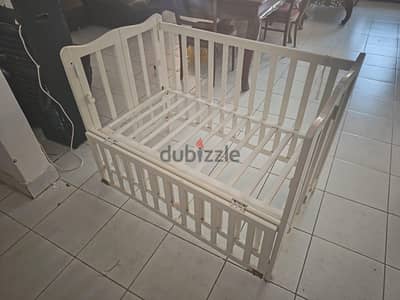 سرير اطفال