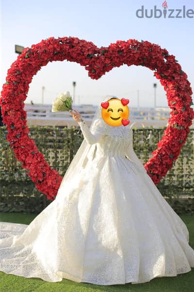 فستان زفاف اول لابسه جديد