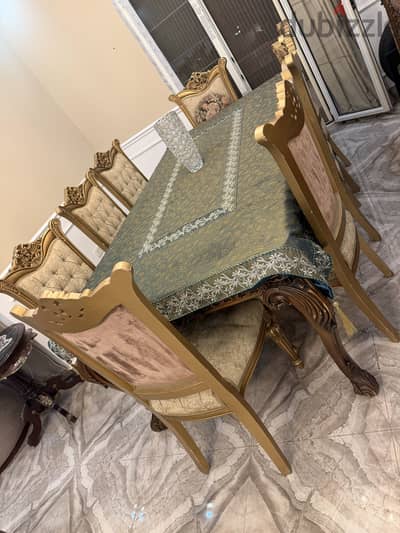 Dining Table سفرة كلاسيك خشب طبيعي (ترابيزة + 8 كراسي + بوفيه)