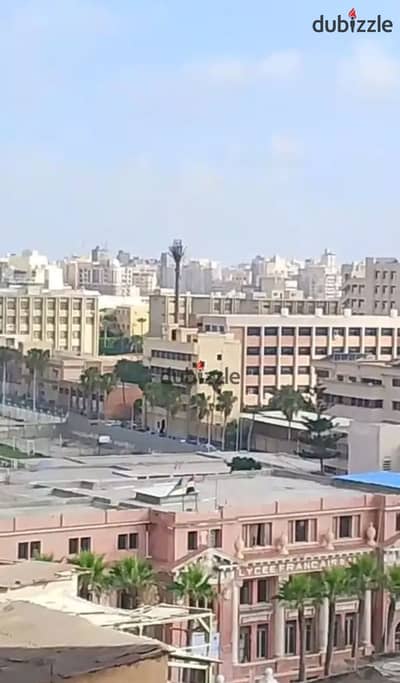 شقة 90 م للبيع خطوات من ترام كوبري الجامعة