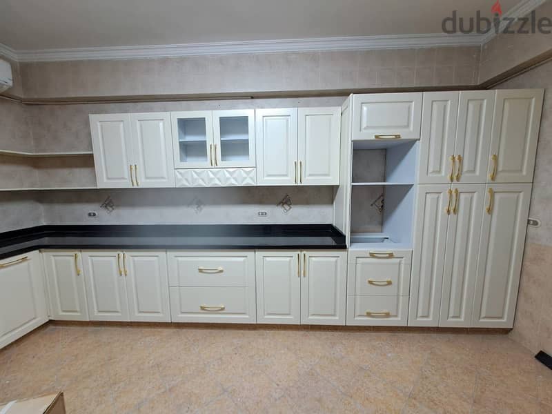 White and gold kitchen 3