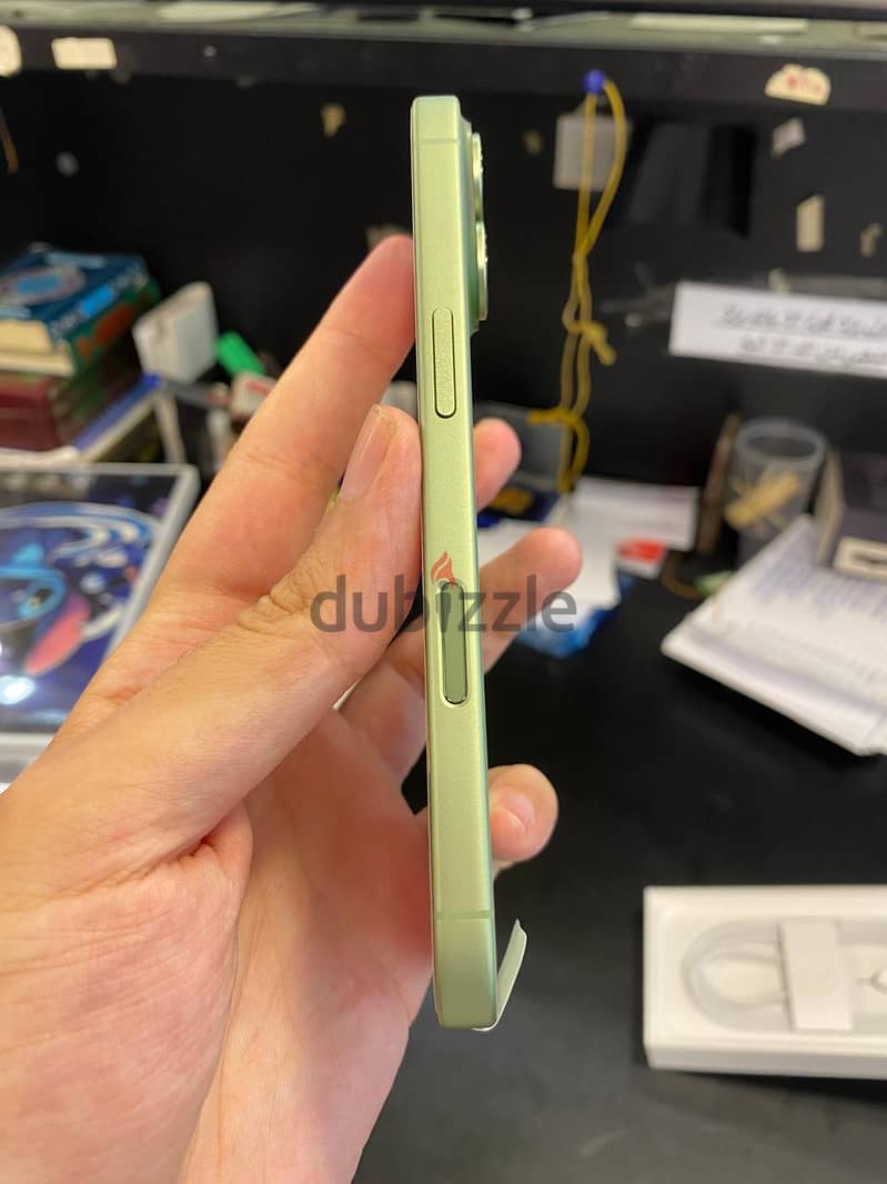 Apple - iPhone 17 2