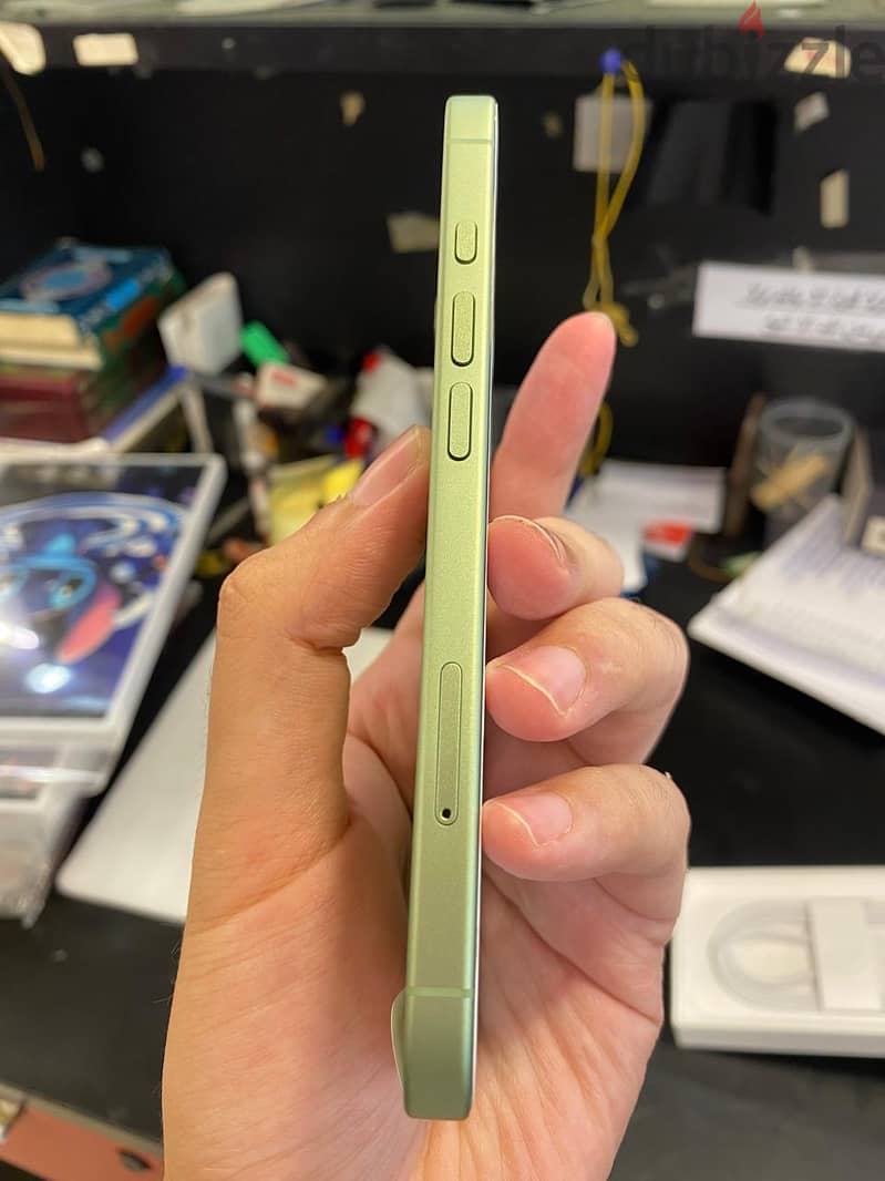 Apple - iPhone 17 3