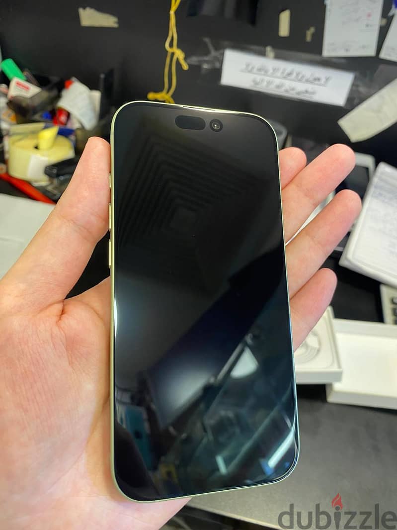 Apple - iPhone 17 4