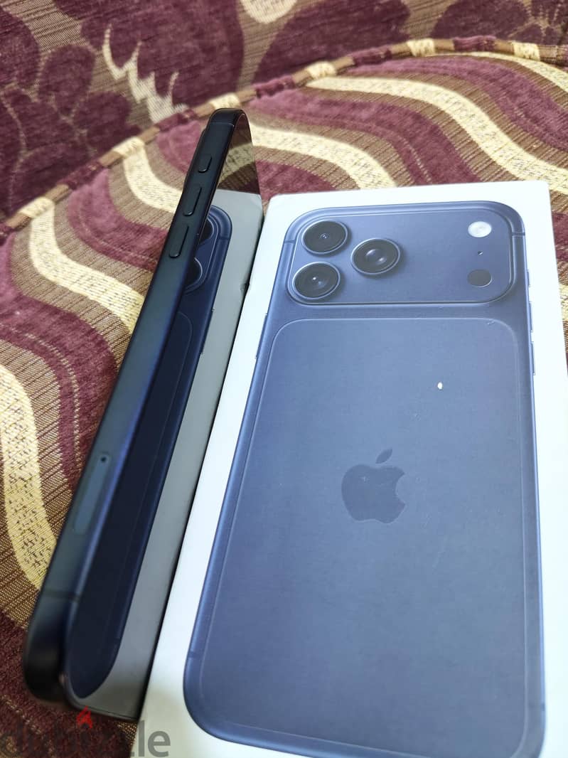 Apple - iPhone 17 Pro 8