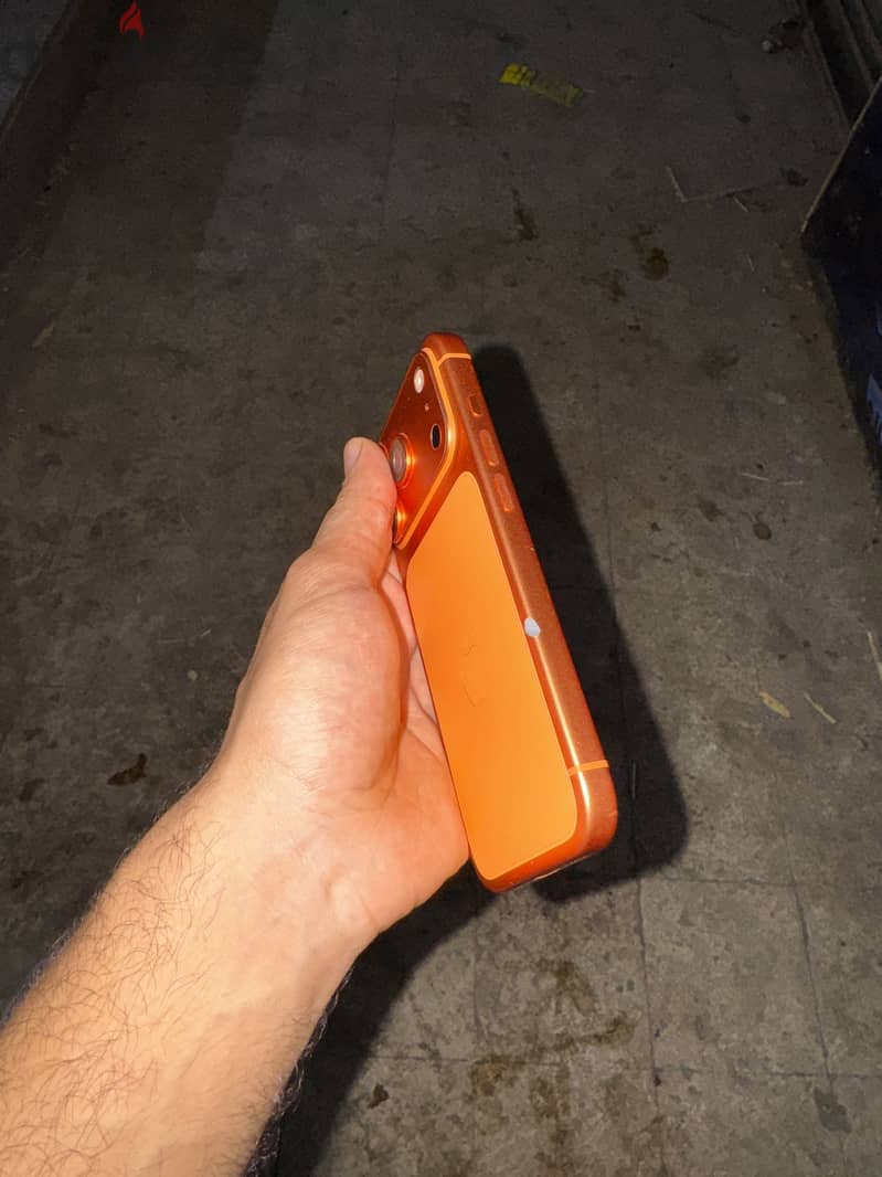 Apple iPhone 17 Pro waterproof with box 5