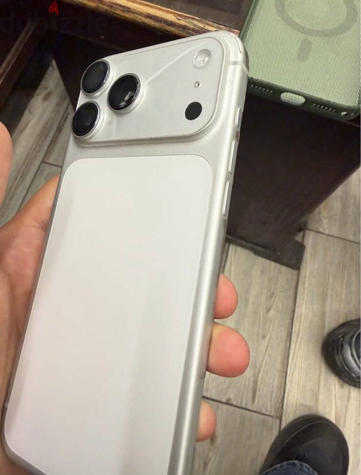 Apple - iPhone 17 Pro Max 1