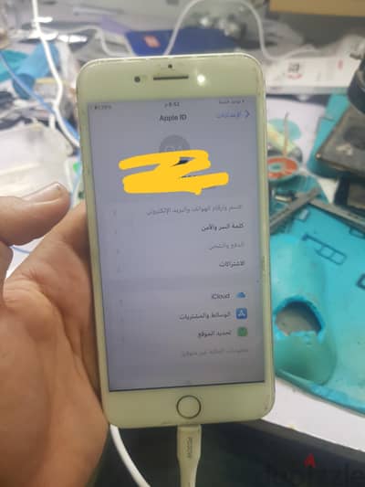 آبل - آيفون 8 بلس