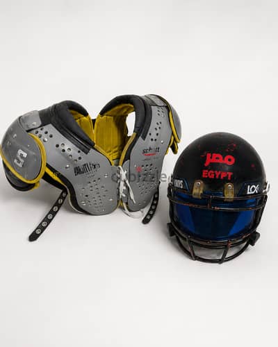 Professional American Football Gear Set – Equipment & Collectible Item
