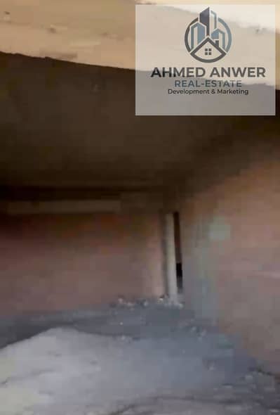 للبيع شقه في الحي الرابع مجاوره ٧ تالت نمره من محور الكفراوي