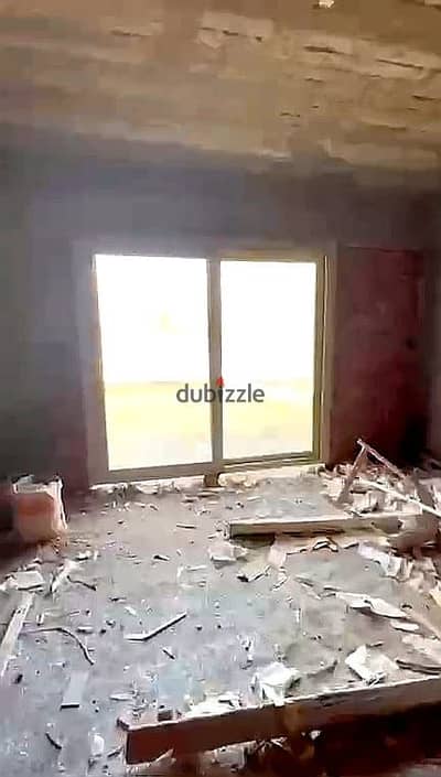 شقة أرضي بحديقة وإطلالة مباشرة على حمام السباحة في جاليريا مون فالي