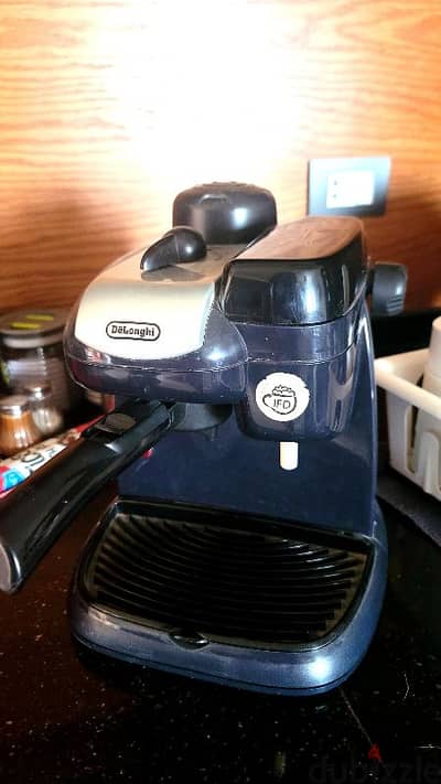 ماكينة قهوة ديلونجي EC9 اسبريسو وكابتشينو
