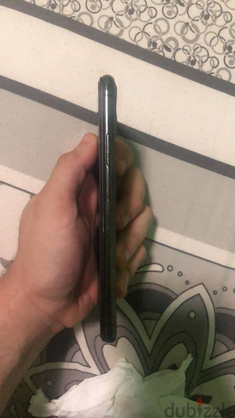 Apple - iPhone 11 Pro Max 3