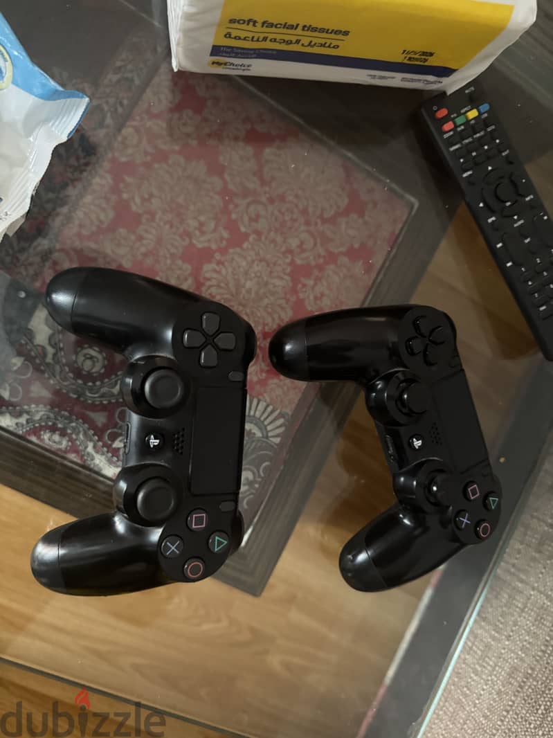 PS4 2TB 2