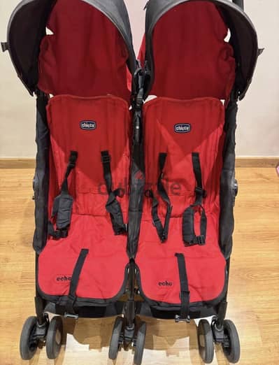 للبيع  Chicco Twin Stroller
