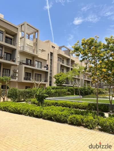 شقة  بموقع مميز على لاند سكيب فيو متشطبة بالتكييفات للبيع في فيفث سكوير المراسم التجمع الخامس Fifth Square El Marasem New Cairo
