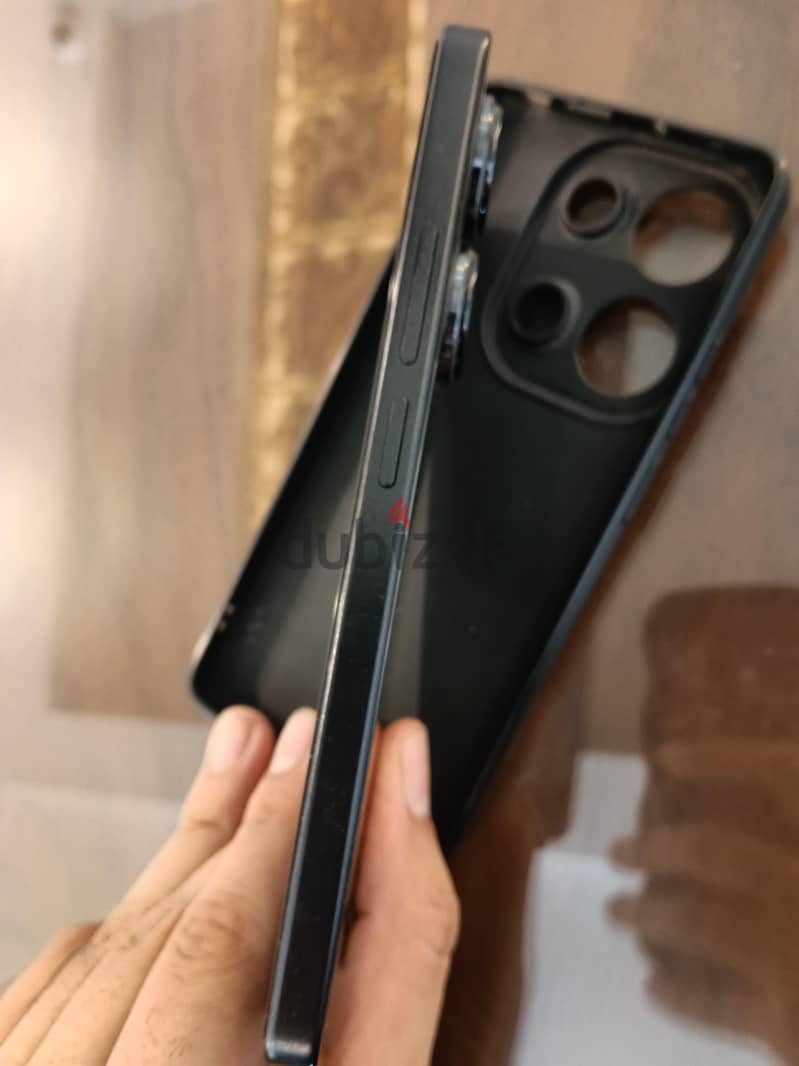 ريلمى 13 برو 1