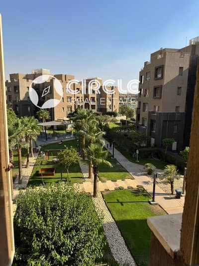 ستوديو ٨٨م مفروش بالكامل للإيجار في كمبوند ذا فيليج The Village التجمع الخامس القاهرة الجديدة مباشرة على شارع التسعين بالقرب من الجولدن سكوير و ال AUC