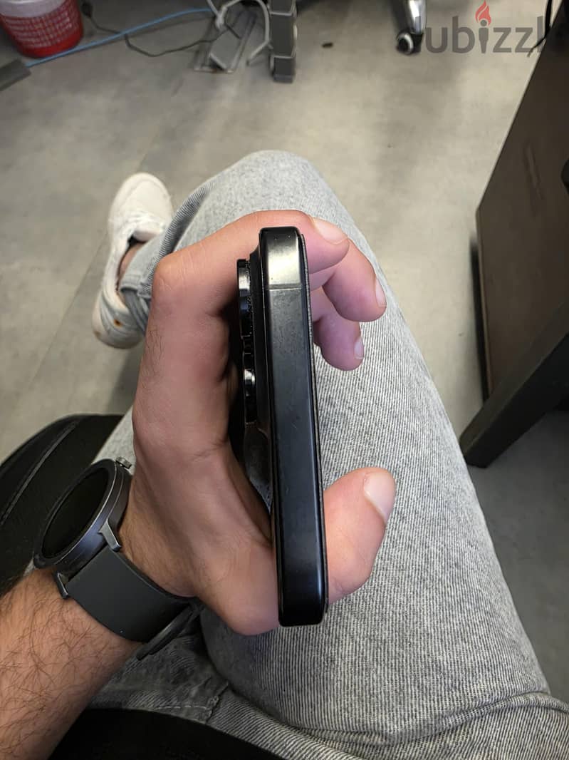 Apple - iPhone 16 Pro Max 4