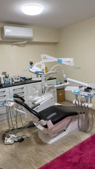 عيادة اسنان جاهزة للايجار بالاجهزة كاملة فى مول شهير على وصلة دهشور  Clinic ready for rent- waslet dahshour