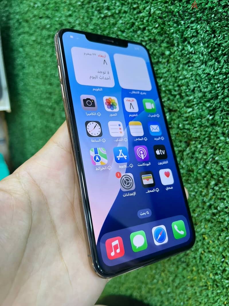 Apple - iPhone XS Max 6