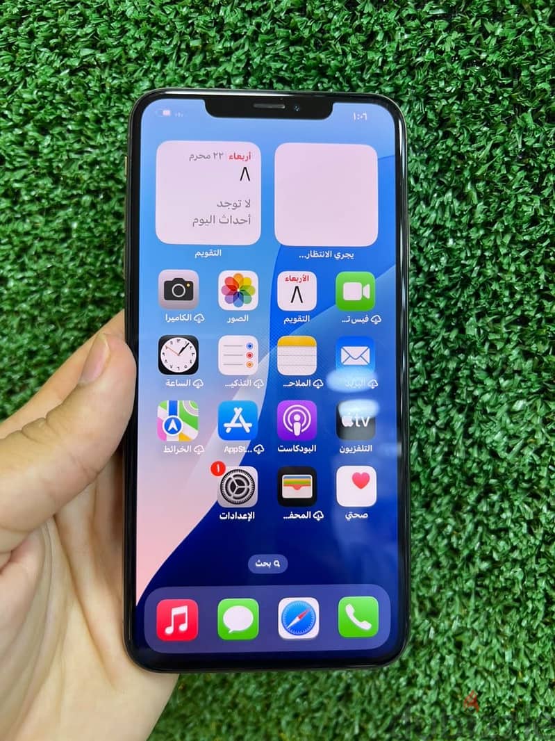 Apple - iPhone XS Max 7
