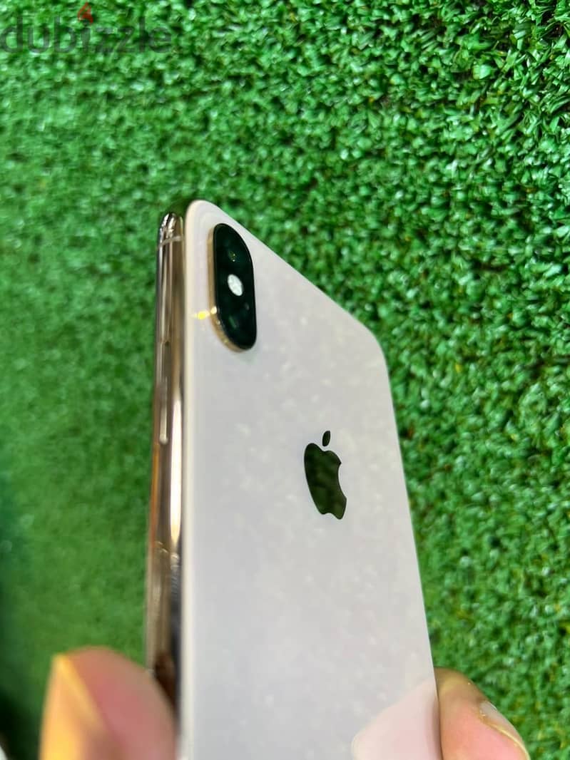 Apple - iPhone XS Max 10